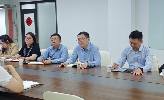 深入调研数字电影产业园，共谋产学研合作新路径