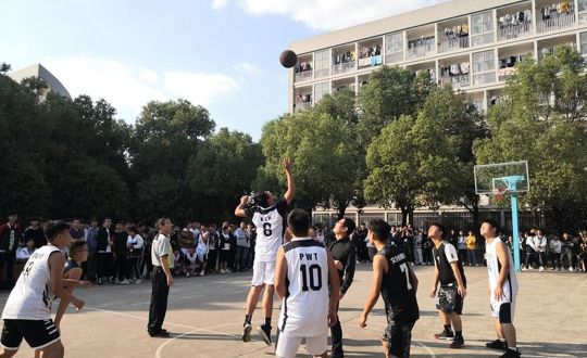 无锡技师学院第十二届“新生杯”篮球联赛开幕