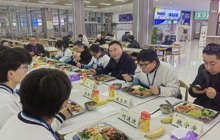 倾听心声暖人心 共话发展谋新篇