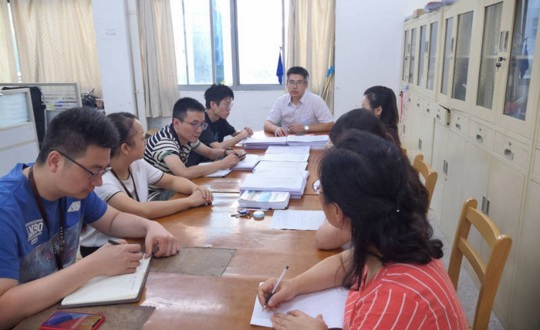 信息工程系全体党员学习”七一”讲话精神