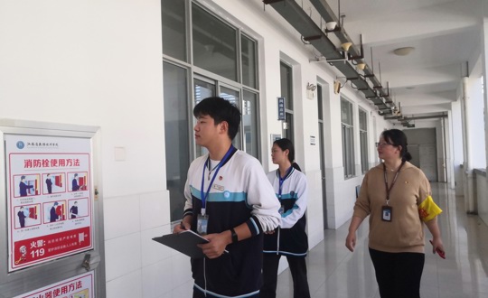 信息工程系党支部开展“立足岗位做贡献、担当作为勇争先”系列活动