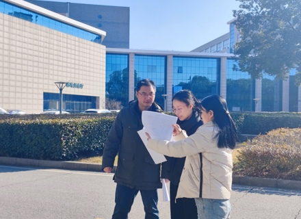 攻坚克难破困局 实干担当办产权 